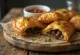 Khasta kachori med lökfyllning, serverad med färsk koriander