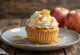 Karamell- och äppelcupcakes serverade