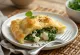Spanakopita med kvarg, gyllenbrun, krispig deg och rik spenat- och kvargfyllning