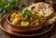 Mochar ghonto med potatis, bengalisk rätt serverad
