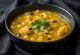 Sambar med tamarind, serverad med färsk koriander