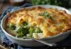 Bacalhau com natas med broccoli, serverad som en gyllenbrun fiskgratäng med broccoli