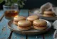 Serverade macarons med kanel och rom