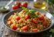 Farro med tomat och färska örter serverad