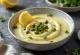 Lime- och kaprissås med curry serverad