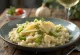 Prebiotisk krämig risotto med purjolök, serverad med färsk parmesan och peppar