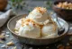Coconut Almond Ice Cream serverad