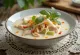 Thaikyckling i kokosmjölk, serverad med färsk koriander och jasminris